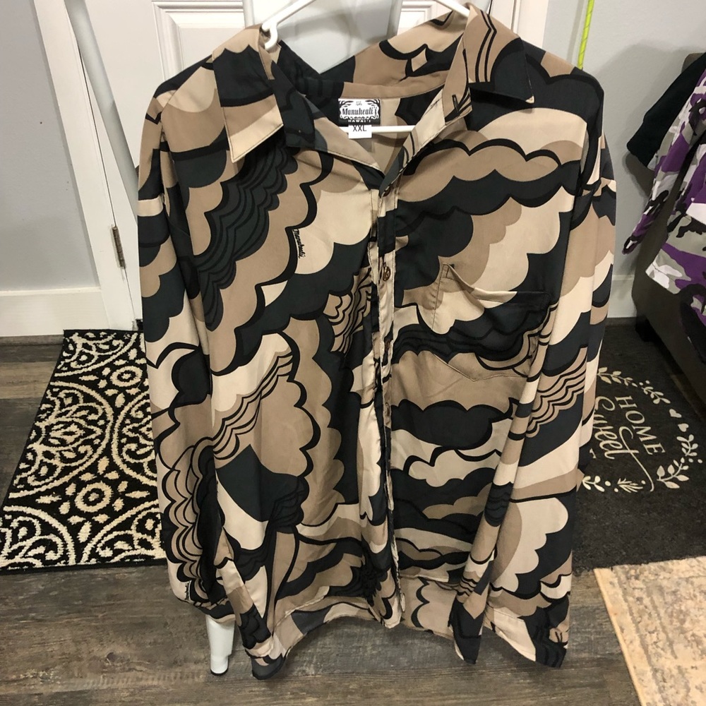 Manuhealii Mens Long Sleeve Button Down